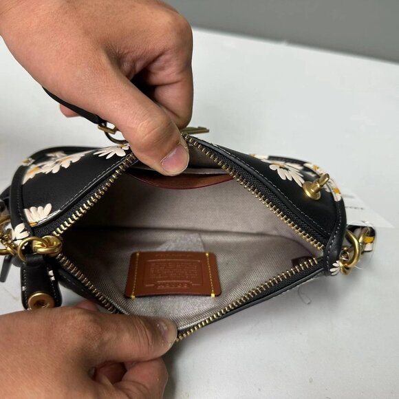 COACH  CR506  Swinger Bag 20 With Floral Print - Picture 7 of 10